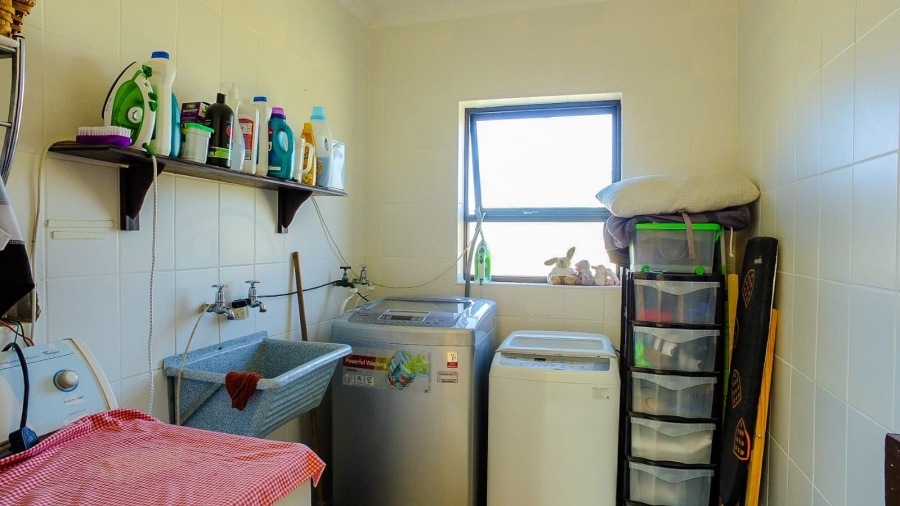 4 Bedroom Property for Sale in Wavecrest Eastern Cape